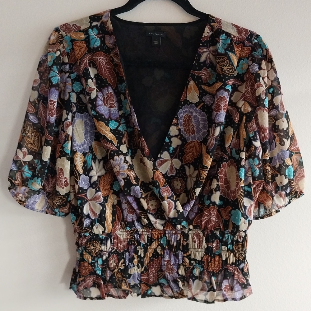 Ann Taylor Multicolor Dark Floral Short Puff Sleeve Smocked Waist Blouse